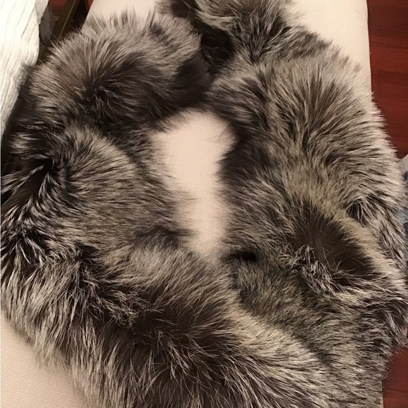 Luxurious Fox Fur Classy stylish scarf.